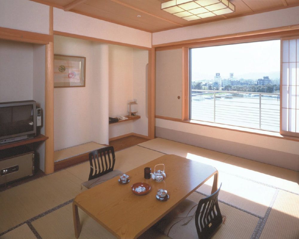 琵琶湖グランドホテル京近江 Ōtsu Luaran gambar